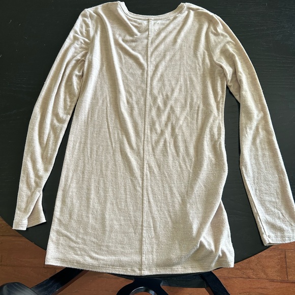 Light beige long sleeve t shirt - Picture 3 of 3